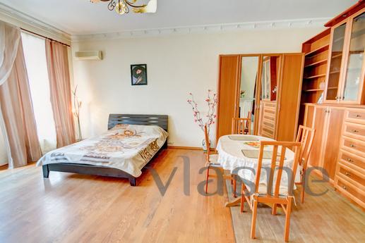 Rent 1k. Ekaterininskaya / Deribasovskay, Odessa - apartment by the day