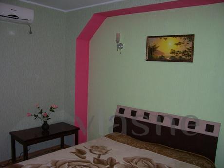 Rent a room at the sea at any time, Yalta - apartment by the day