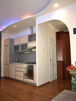 2 bedroom apartment in the center, Kharkiv - apartment by the day