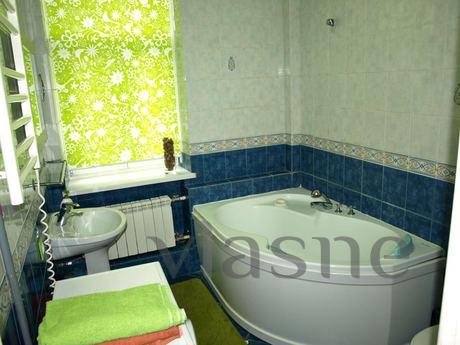 2 bedroom apartment in the center, Kharkiv - apartment by the day