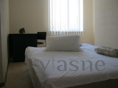 Center .. WI-FI. Convenient location., Simferopol - apartment by the day