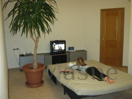 Center .. WI-FI. Convenient location., Simferopol - apartment by the day