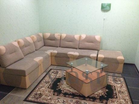 Large apartment suites at HPU in the &qu, Simferopol - apartment by the day