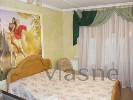 For guests it offers a large, clean, comfortable 3-bedroom a