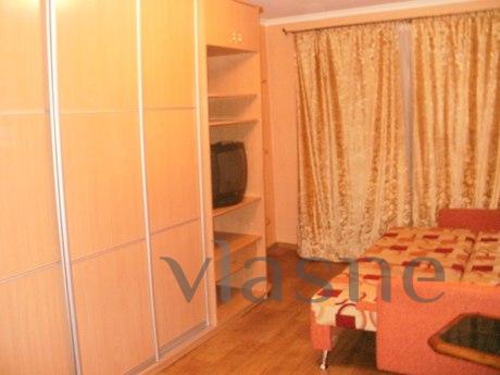 Rent one 1-room cozy apartment near m Vasilkovskaya. The apa