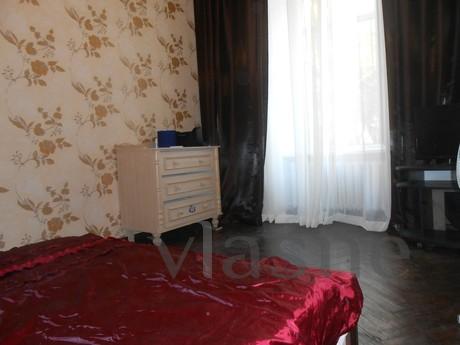Deribasovskaya1 apartment 700grn, Odessa - apartment by the day