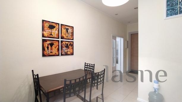 1 room, Cozy apartment with a balcony, Киев - квартира посуточно
