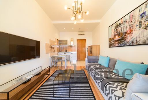 Apartment with a terrace on Khreshchatyk, Kyiv - apartment by the day
