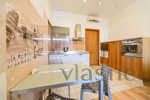 Apartment with a terrace on Khreshchatyk, Kyiv - apartment by the day