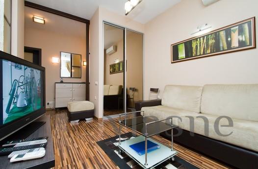 Basseinaya Str. 17, Kyiv - apartment by the day
