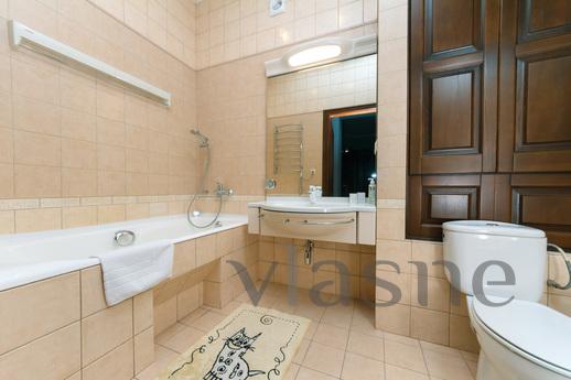 Khreshchatyk, 23, Kyiv - apartment by the day