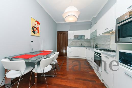 Khreshchatyk, 23, Kyiv - apartment by the day