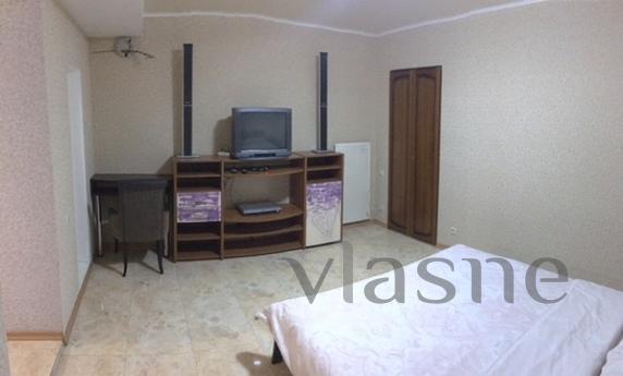 Suvorova Apartment Center 3 person, Kherson - apartment by the day