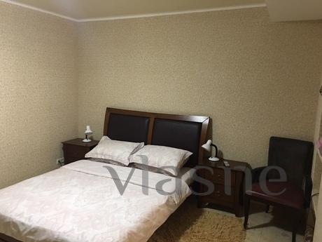 Suvorova Apartment Center 3 person, Kherson - apartment by the day