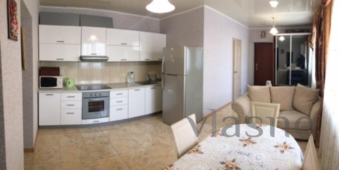 Suvorova Apartment Center 3 person, Kherson - apartment by the day