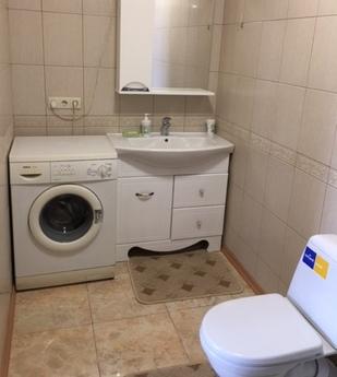 Suvorova Apartment Center 3 person, Kherson - apartment by the day
