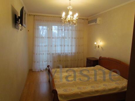 Rent one his three-room apartment, Odessa - apartment by the day