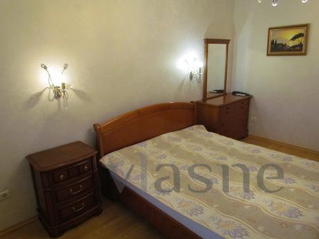 Rent one his three-room apartment, Odessa - apartment by the day