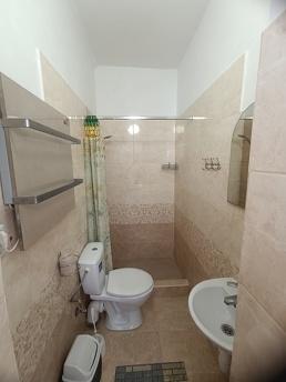 Кімнати в маленькому будинку без господа, Берегово - квартира посуточно