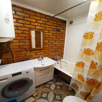 Apartment in Parkovaya, Chernomorsk (Illichivsk) - apartment by the day
