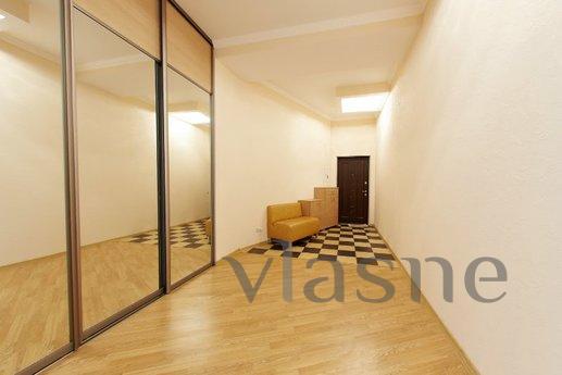 3 BR. Apartments in Arcadia Palace, Odessa - apartment by the day