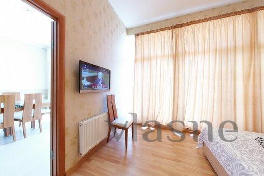 3 BR. Apartments in Arcadia Palace, Odessa - apartment by the day