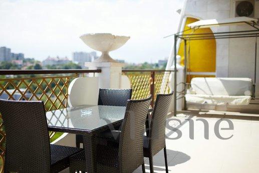 3 BR. Apartments in Arcadia Palace, Odessa - apartment by the day