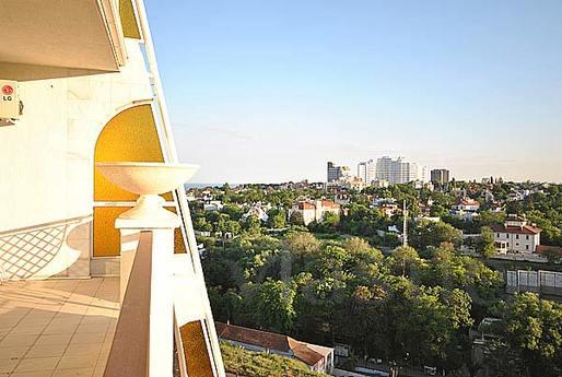 WARNING! 2 BR. apartment from the owner, Odessa - apartment by the day