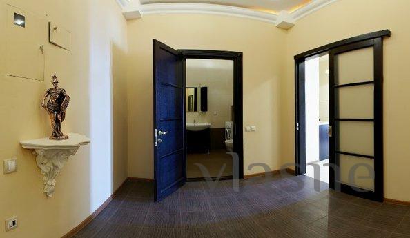 2 BR. Apartments in Arcadia Palace, Odessa - apartment by the day