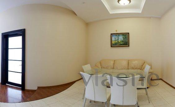 2 BR. Apartments in Arcadia Palace, Odessa - apartment by the day