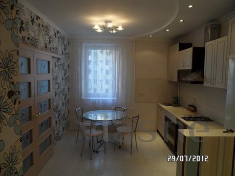 Stylish . in the new building distr, Odessa - apartment by the day