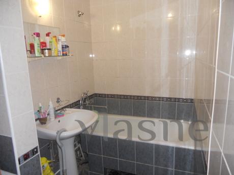 Rent 2-bedroom apartment with garage, Yalta - apartment by the day