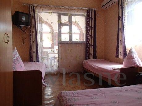 second floor of the house 3 rooms, Sudak - apartment by the day