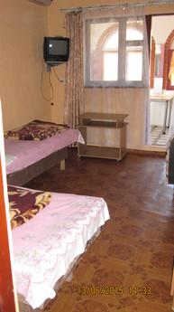 second floor of the house 3 rooms, Sudak - apartment by the day