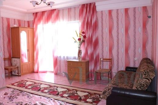 Comfortable rooms in p.Veseloe., Zander - апартамент за нощувки
