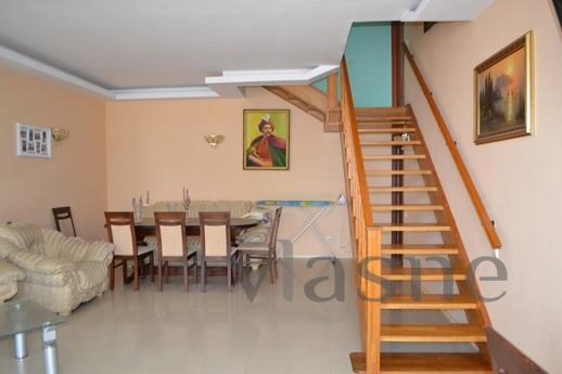 Rent 6 rooms house with pool, 1 line., Chernomorsk (Illichivsk) - apartment by the day