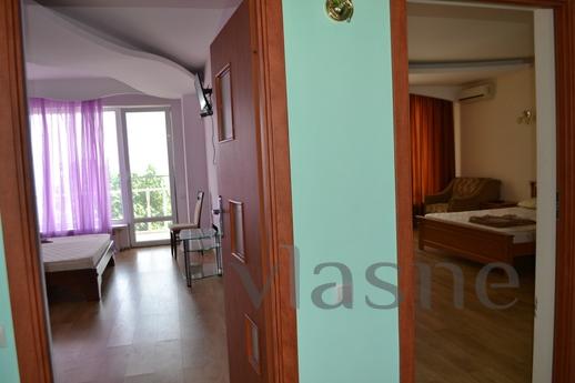 Rent 6 rooms house with pool, 1 line., Chernomorsk (Illichivsk) - apartment by the day