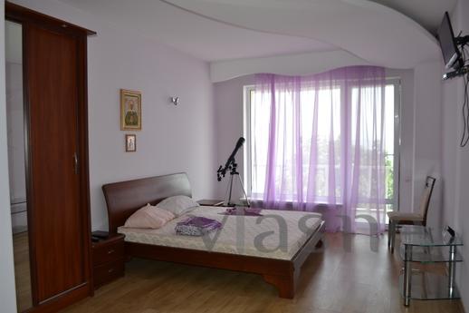 Rent 6 rooms house with pool, 1 line., Chernomorsk (Illichivsk) - apartment by the day