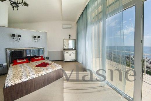 VIP Cottage 1 line from the sea, Chernomorsk (Illichivsk) - apartment by the day