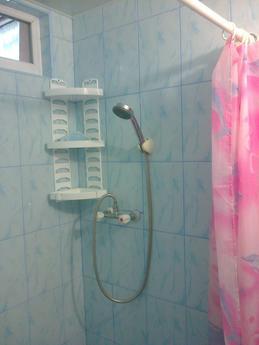 Summer inexpensive recreation in Yalta, Yevpatoriya - apartment by the day
