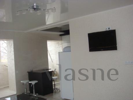 APARTMENT IN THE STYLE OF HI-TECH, Mykolaiv - apartment by the day