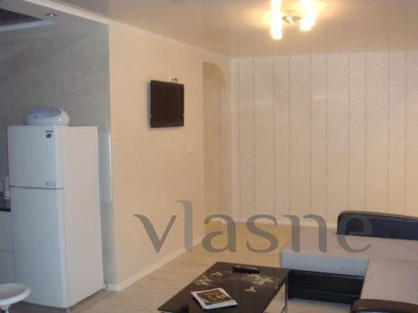 APARTMENT IN THE STYLE OF HI-TECH, Mykolaiv - apartment by the day