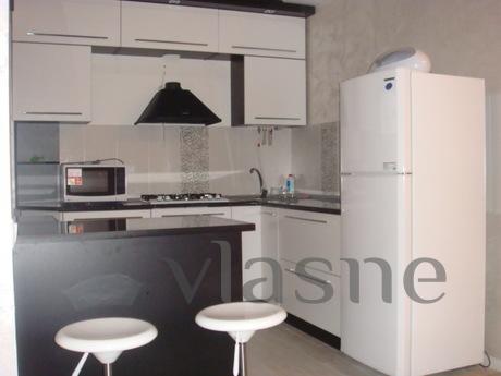 APARTMENT IN THE STYLE OF HI-TECH, Mykolaiv - apartment by the day