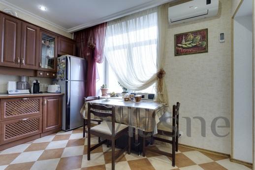 Apartments in the park, Yevpatoriya - apartment by the day