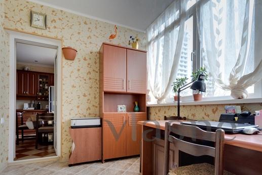 Apartments in the park, Yevpatoriya - apartment by the day