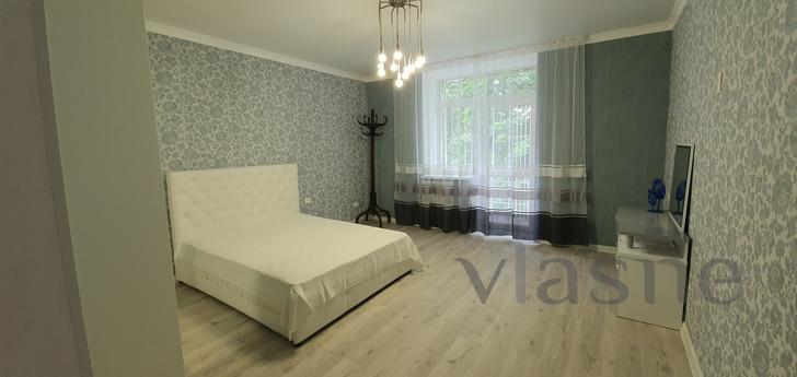 3 bedroom apartment French Boulevard, Odessa - apartment by the day