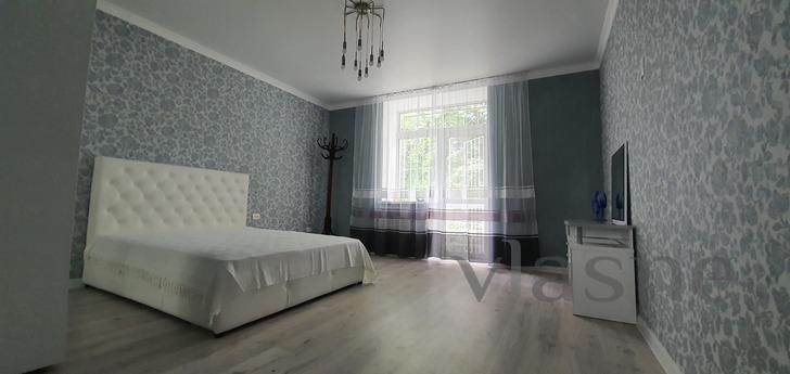 3 bedroom apartment French Boulevard, Odessa - apartment by the day