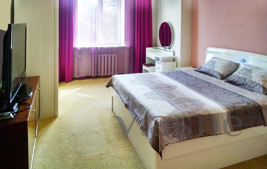 2 bedroom Karl Marx Center, Station, Dnipro (Dnipropetrovsk) - apartment by the day