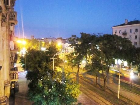 2 bedroom Karl Marx Center, Station, Dnipro (Dnipropetrovsk) - apartment by the day