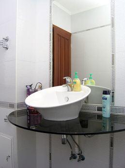 Apartment in st. B. Khmelnytsky 32, Kyiv - apartment by the day